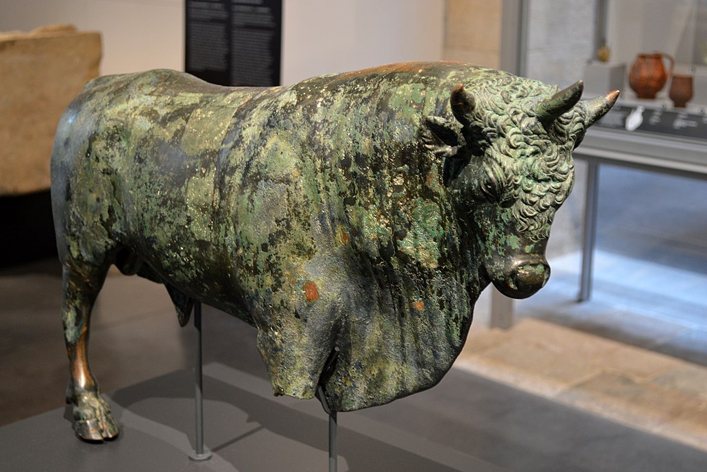 <div>Statue en bronze du 1er siècle représentant le dieu celto-romain, découverte en 1756 à AVRIGNEY-VIREY en Haute-Saône.</div><div><em>Crédit photo : Wikipedro, CC BY-SA 4.0, via Wikimedia Commons</em></div>